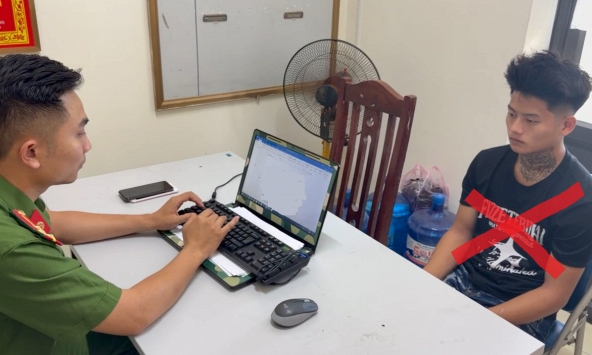 Bắt giữ khẩn cấp Vàng Văn Phòng SN 2006