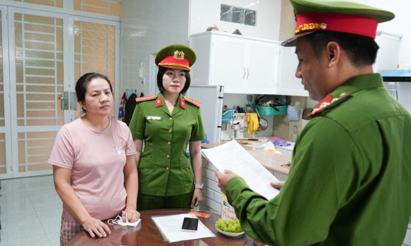 Lệnh bắt tạm giam, khám xét chỗ ở 'nhân viên cty tài chính' Nguyễn Thị Mận