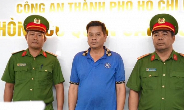 Từ người đàn ông tự tử bằng Xyanua, hơn 200 cảnh sát xuyên đêm truy bắt ông trùm Nguyễn Văn Đỏ