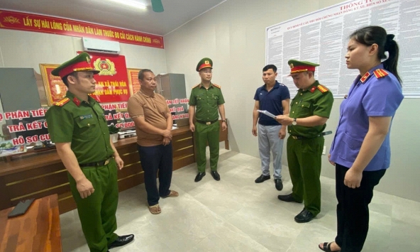 Quyết định khởi tố giám đốc công ty gỗ Nguyễn Đình Phú