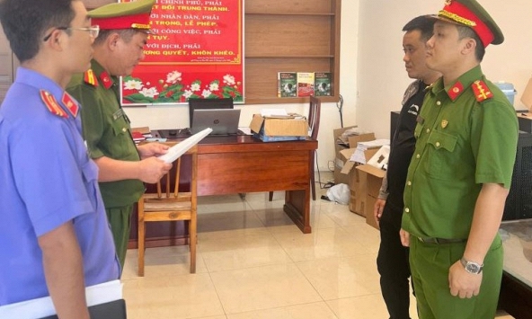 Công an kiểm tra cơ sở kinh doanh cà phê, ông chủ 30 tuổi bị khởi tố