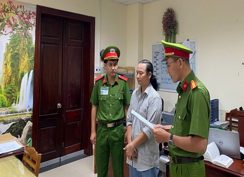 Công an khám xét hộ kinh doanh, khởi tố chủ hộ Phạm Văn Tân SN 1983