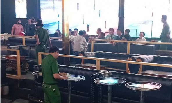 Công an kiểm tra Titan Club lúc 0h, khám xét, tạm giữ hình sự Lê Trí Linh