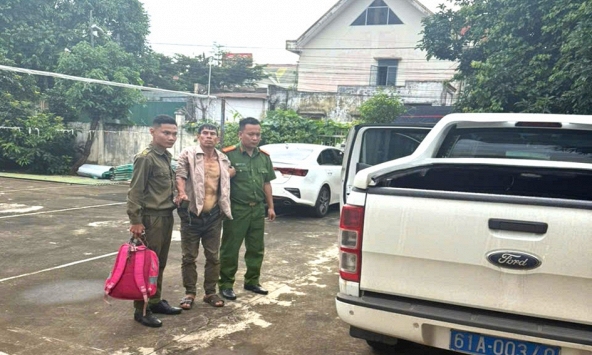Kiểm tra căn nhà hoang, công an bắt Vũ Thùy Mạnh SN 1982