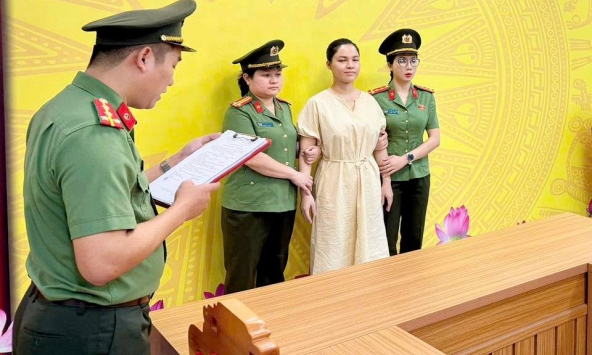 Lệnh khám xét, bắt giám đốc công ty du lịch Vũ Thị Dung SN 1987
