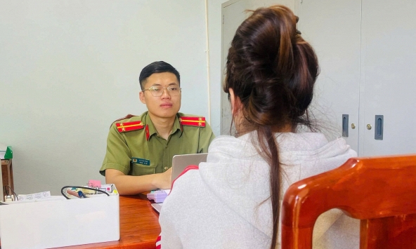 Công an phường mời người phụ nữ đăng tải bài thơ 'thịt chó' lên làm việc