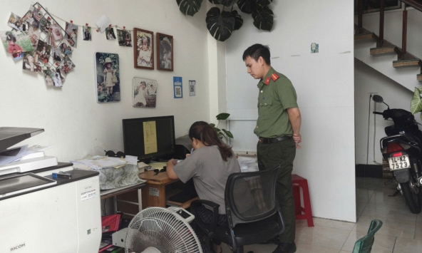 Công an kiểm tra 20 cửa hàng photocopy