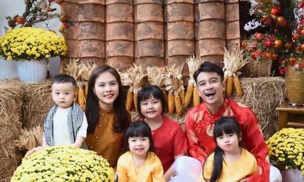 Diễn viên Vân Trang và cuộc sống viên mãn bên chồng doanh nhân, 4 con