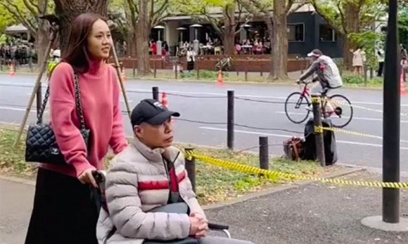 Vợ NSND Công Lý kể khoảnh khắc chồng ngã xuống, hoảng loạn gọi mẹ: 'Anh Lý bị làm sao ấy!'