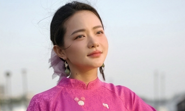 Phan Như Thảo bị 'đồn' trục trặc với chồng đại gia vì 1 dòng trạng thái, dân tình lại tranh cãi mệt nghỉ vì 2 từ tiếng Việt này