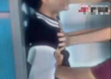 Rúng động vì trò chơi nguy hiểm nhiều học sinh đang lén lút truyền tai nhau ở trường học: Tìm hiểu nguyên nhân, phụ huynh chết lặng