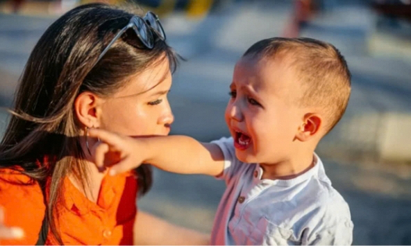 Cha mẹ mắc phải sai lầm đơn giản này sẽ nuôi dạy “những đứa trẻ yếu đuối”