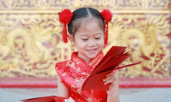 “Tờ tiền của em màu xanh, của anh cũng màu xanh, tờ nào nhiều hơn” - Câu nói của đứa trẻ khiến phụ huynh ở TP.HCM đứng hình