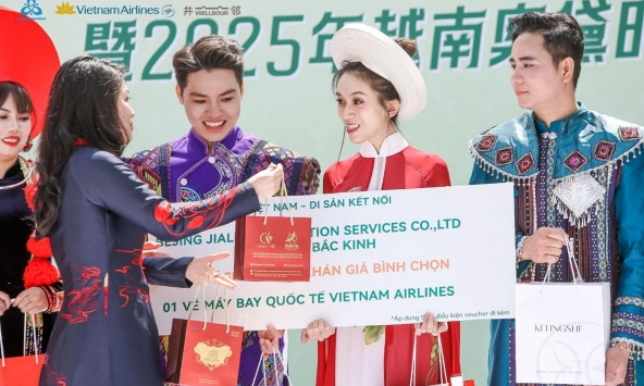 Từ Đồng Tháp đến Bắc Kinh: Hành trình lan tỏa văn hóa Việt qua tà áo dài truyền thống của Văn Thị Tú Oanh