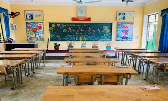 Kể chuyện 'nhường' phần thưởng cuối năm học, bà mẹ gây tranh cãi dữ dội: Quan điểm giáo dục khác biệt hay tự cô lập con?