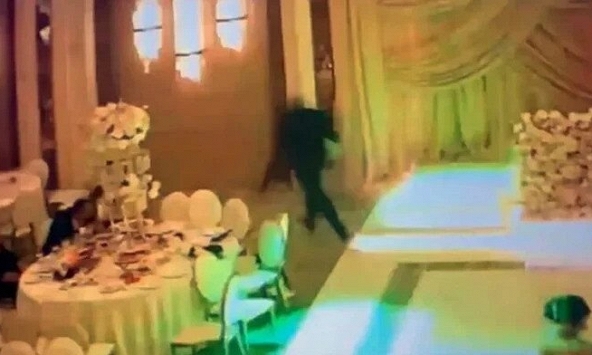 Cô dâu tái mặt trong đêm tân hôn vì chú rể biến mất cùng toàn bộ tiền mừng cưới, sự thật 'hú hồn' sáng tỏ vào sáng hôm sau