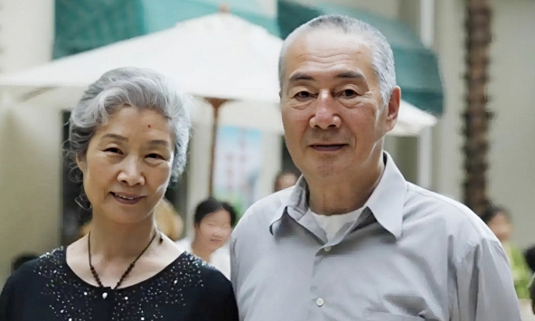 Ông bố bị chế nhạo vì đẻ tận 8 đứa con gái, 'toàn một lũ vịt giời': 30 năm sau, ông là người cười to nhất làng!