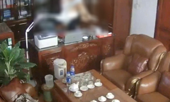 Căn phòng trong clip thân mật của Chủ tịch Hội đồng quản trị trường THPT cùng nhiều phụ nữ nằm ở đâu?