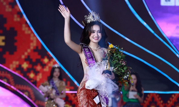 Cận cảnh nhan sắc người đẹp vừa đăng quang Hoa hậu Du lịch Dân tộc Việt Nam 2025