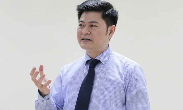 Thầy giáo nổi tiếng bật mí cách học tiếng Anh dễ nhất, nhàn nhất, 'sang chảnh' nhất: Học đúng để khỏi phí tiền, phí thời gian