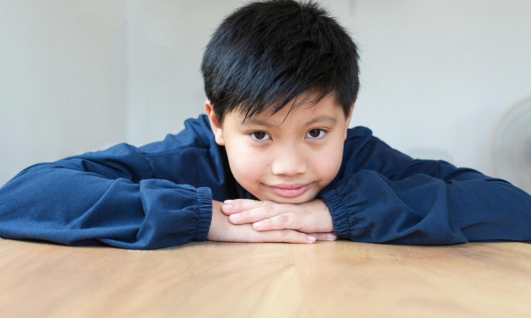 Người có khuôn mặt này thường bị phán xét KHÔNG THÔNG MINH, khoa học chứng minh: Chẳng phải!