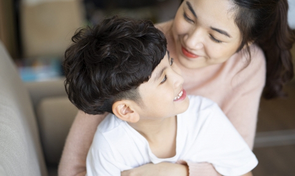 6 hành vi lúc nhỏ chỉ ra: Con lớn lên rất yêu thương mẹ!