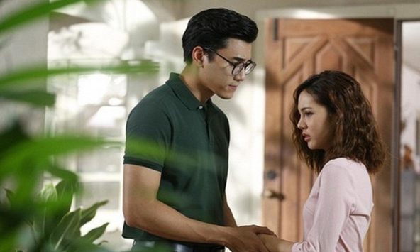 Tối nào hàng xóm cũng đứng trước cửa nhà tôi 3 phút, hôm biết được lý do tôi chột dạ vô cùng