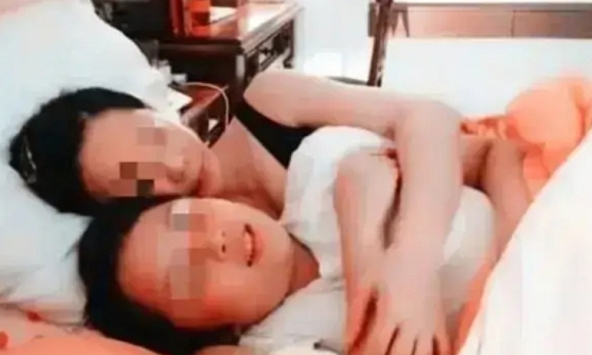 Bà mẹ lên MXH khoe tình cảm thắm thiết với con trai, nghe kể chi tiết mà nhiều người nổi da gà!