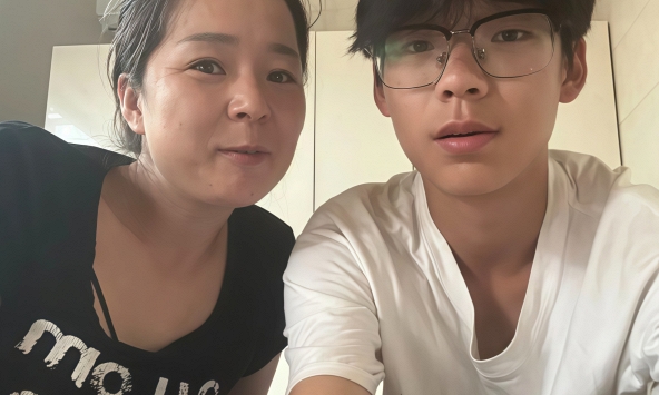 'Thời tiểu học, con tôi khiến nhiều người ghen tị; vào cấp hai, nó lại khiến tôi trả giá đắt, tất cả vì SAI LẦM CHÍ MẠNG này' 