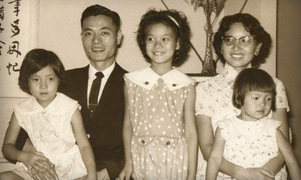 Nhân quả có thật: 40 năm trước bị cười vì đẻ toàn con gái, 40 năm sau các con làm hẳn Bộ trưởng, Giám đốc, danh giá vô cùng!