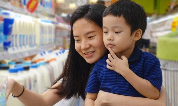 1 câu vô tình của rất nhiều cha mẹ khiến con mang cảm giác 'KHÔNG XỨNG ĐÁNG' suốt đời!