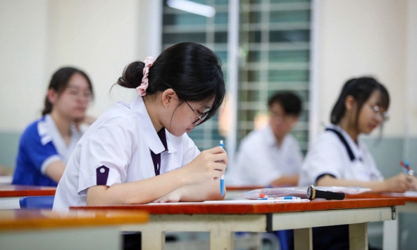 Phụ huynh Hà Nội nêu quan điểm: 1 kỹ sư tương lai cần tư duy Toán học và Vật lý sắc bén hơn là điểm IELTS chót vót! 