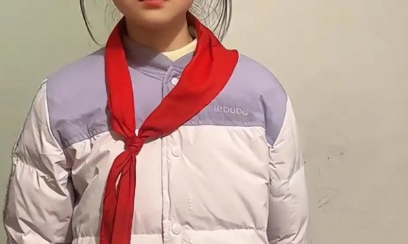 Cả đám người can ngăn 1 bà mẹ không nên đánh con, tưởng họ văn minh, ai ngờ nguyên do thực sự khiến ai nghe cũng phẫn nộ!