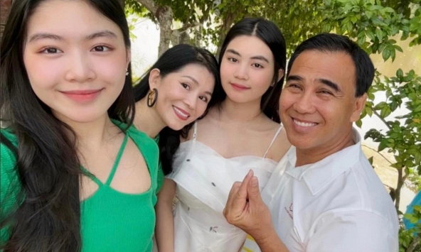 MC Quyền Linh nói về 2 con gái: Bụt chùa nhà không thiêng, vì sao thế?