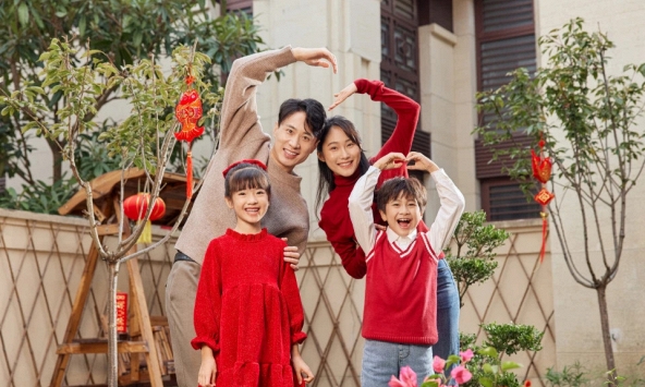 Đừng mặc 3 loại áo quần này cho con dịp Tết: Mặc vào dễ bị chê!