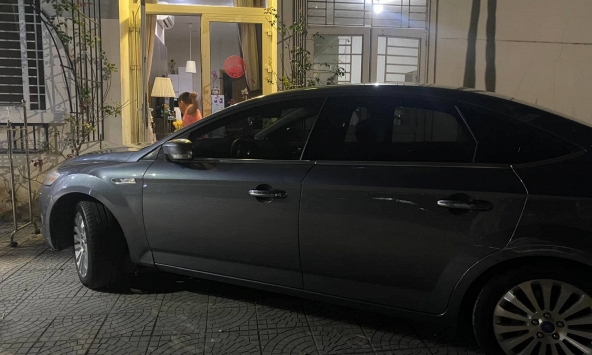 Nhà hàng xóm toàn xe sang về Tết, còn mỉa mai tôi “vô phúc”, thế mà thấy con dâu tôi xuất hiện mặt họ tái mét, không dám khoe khoang