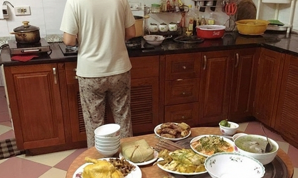 Mẹ chồng đột nhiên hỏi tôi có muốn về ngoại ăn Tết không dù hai nhà cách nhau 3km, tôi đáp một câu bà ưng ra mặt