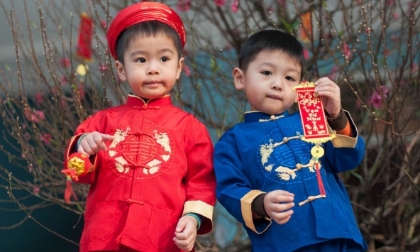 Câu hỏi khó nhất TẾT đã có lời giải: Người ta mừng con mình 500 nghìn mà nhà họ có tận 2 con thì mừng lại như nào?