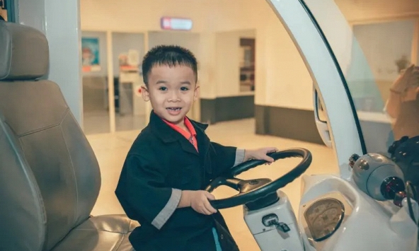 1 thế hệ giàu có giả tạo ra đời - Coi chừng con bạn là 1 trong số đó!