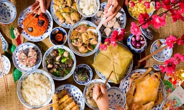 Mẹ có thể dạy con những gì từ mâm cơm ngày Tết?