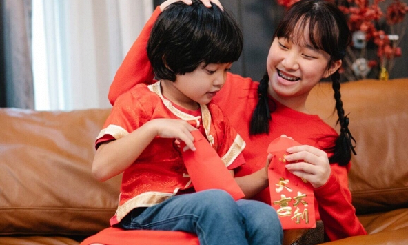 Chuyên gia cảnh báo: Dịp Tết, hãy nhớ giữ con em mình tránh xa 5 kiểu người thân có khả năng gây hại này