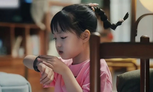 Bí mật ẩn giấu trong chiếc đồng hồ thông minh khiến tôi nhận ra: Thế hệ trẻ em này cô đơn đến mức nào!