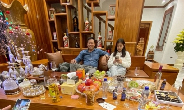 “Bố đợi tôi 2 tiếng rưỡi makeup, còn anh thì không có nổi 2 phút rep tin nhắn”: Công chúa thích tự ái hay cô gái đã trưởng thành?