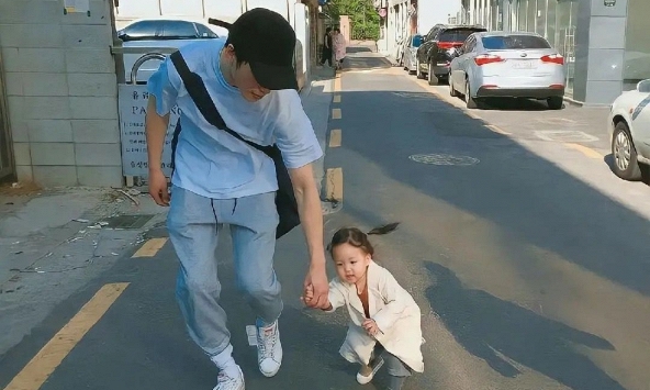 Sau sinh, chồng bạn không vô tâm, có thể anh ta cũng... trầm cảm sau sinh