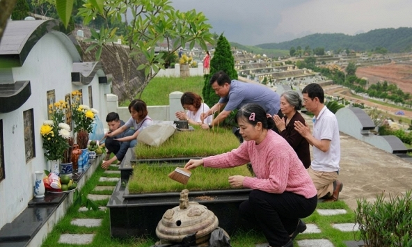 Vì sao mộ phần tổ tiên lại được coi là yếu tố quan trọng nhất với sự giàu nghèo của 3 đời con cháu?