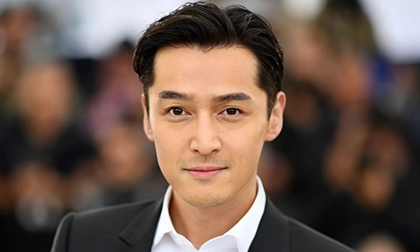 Lỡ lời một câu trong buổi phỏng vấn, nam diễn viên Hồ Ca khiến cả dân mạng, cả chuyên gia tranh cãi nảy lửa về chuyện nuôi dạy con