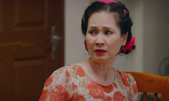 Mẹ chồng đòi ăn yến, tôi mang lên cho bà bát cơm không, cả nhà đang định mắng thì bà bỗng nhiên bật khóc thừa nhận