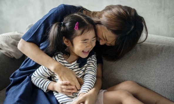 Khi con cái hỗn hào, cha mẹ thông minh không chọn nổi giận: Ghi nhớ 3 câu 'thần chú' này là xong!