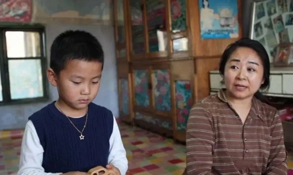 'Bà đến ăn bữa miễn phí nữa rồi' - Lời đứa trẻ khiến người bà rơi nước mắt, nguyên nhân càng xót xa