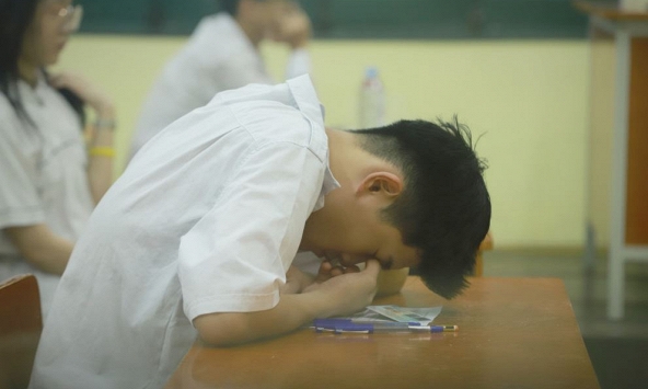 Điều phụ huynh, học sinh Hà Nội LO nhất lúc này!